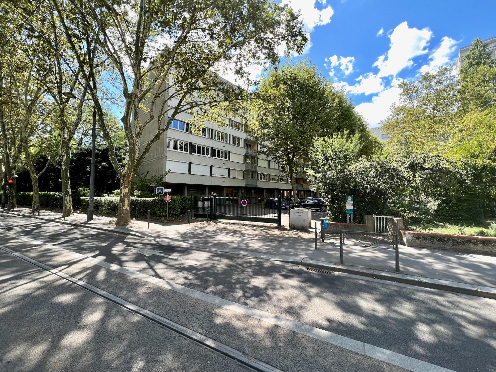 Le Celestay Villeurbanne Exterior photo